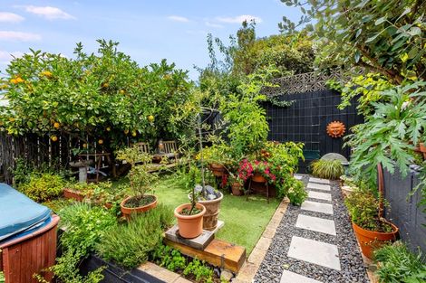 Photo of property in 304 Muritai Road, Eastbourne, Lower Hutt, 5013