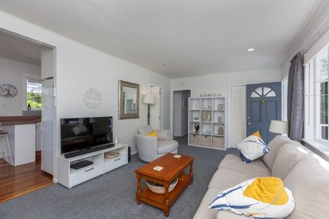 Photo of property in 190 Main Road South, Raumati South, Paraparaumu, 5032