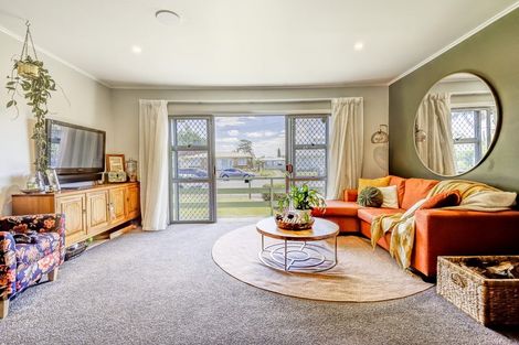 Photo of property in 6 Gwendoline Place, Glenview, Hamilton, 3206