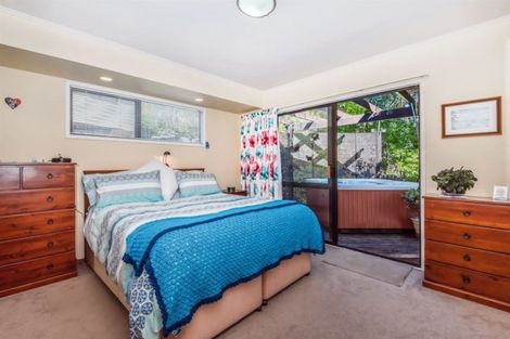 Photo of property in 8 Kallista Place, Browns Bay, Auckland, 0630