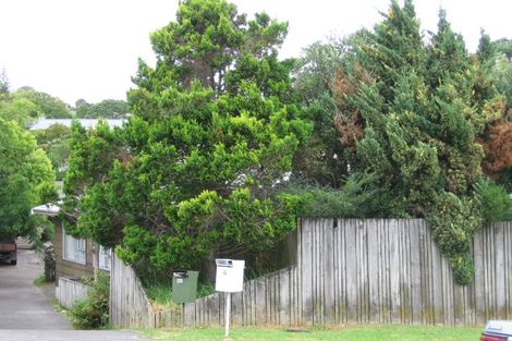 Photo of property in 1/4 Neptune Avenue, Beach Haven, Auckland, 0626