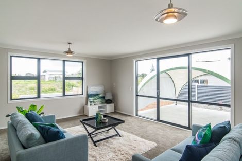 Photo of property in 1 Seagrass Place, Otaki Beach, Otaki, 5512