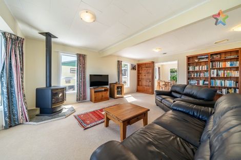 Photo of property in 4 Tarras Grove, Kelson, Lower Hutt, 5010