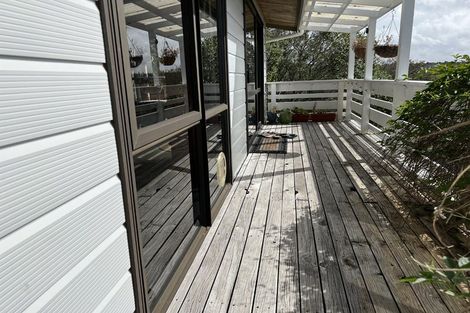 Photo of property in 9 Raphael Place, West Harbour, Auckland, 0618