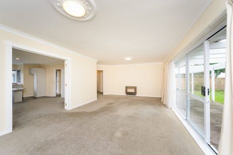 Photo of property in 4 Royal Oak Drive, Kelvin Grove, Palmerston North, 4414