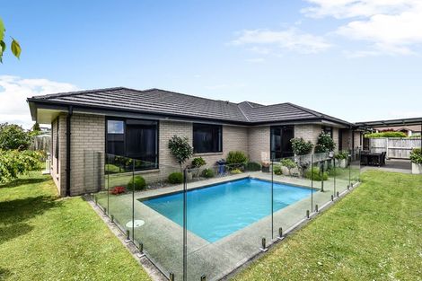 Photo of property in 8 Carlingford Rise, Dinsdale, Hamilton, 3204