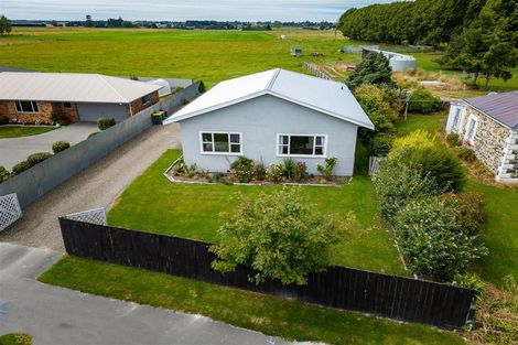 Photo of property in 15 Timaru Road, Waimate, 7924