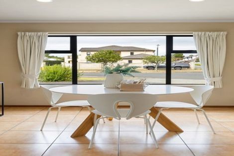 Photo of property in 50 Nielsen Gardens, Rototuna, Hamilton, 3210