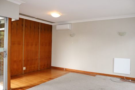 Photo of property in 545 Glenfield Road, Glenfield, Auckland, 0629