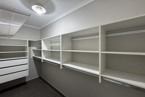 Photo of property in 17 Denham Court, Flagstaff, Hamilton, 3210