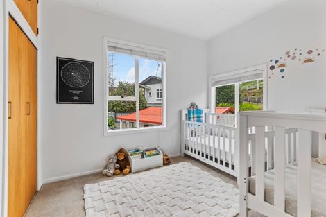 Photo of property in 13 Bracken Street, New Plymouth, 4310