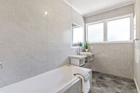 Photo of property in 31a Cockle Bay Road, Cockle Bay, Auckland, 2014