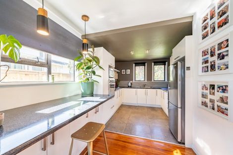 Photo of property in 86 Wilkie Crescent, Naenae, Lower Hutt, 5011