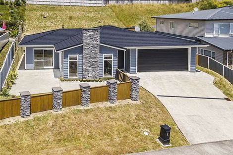 Photo of property in 5 Madeira Close, Whitby, Porirua, 5024
