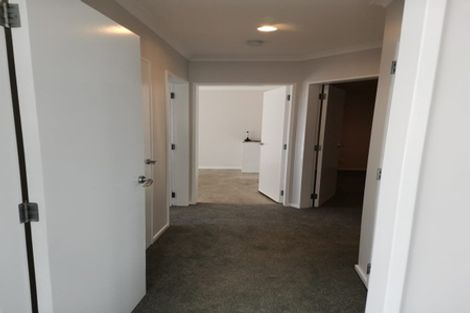 Photo of property in Miramar Villas, 5/3 Byron Street, Miramar, Wellington, 6022