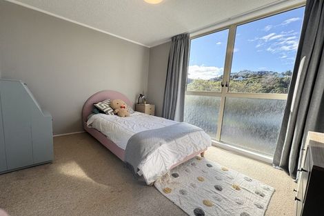 Photo of property in 27 Viewmont Drive, Harbour View, Lower Hutt, 5010