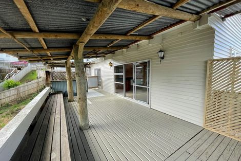 Photo of property in 11 Western View Court, Sunnyvale, Auckland, 0612