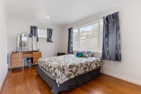 Photo of property in 19 Seymour Road, Sunnyvale, Auckland, 0612