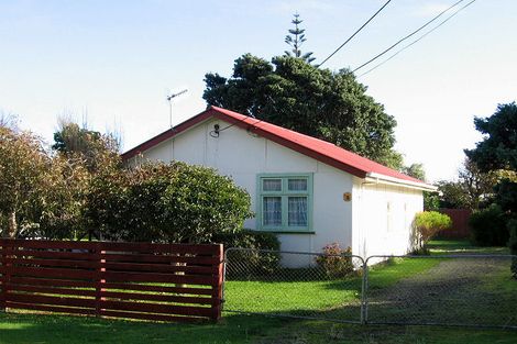 Photo of property in 5 Henare Street, Waikanae Beach, Waikanae, 5036
