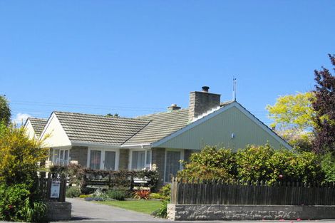 Photo of property in 6 Oakfield Street, Burnside, Christchurch, 8053