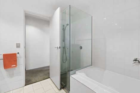 Photo of property in Sanctum Apartment, 10 Ebor Street, Te Aro, Wellington, 6011