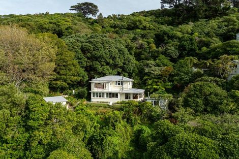 Photo of property in 46 Fortification Road, Karaka Bays, Wellington, 6022