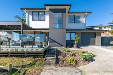 Photo of property in 11 St Julia Court, Helensville, 0800