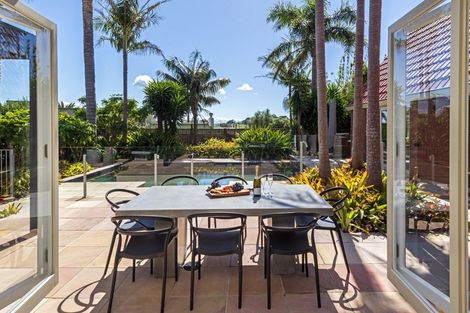 Photo of property in 14 Lynton Road, Bucklands Beach, Auckland, 2012