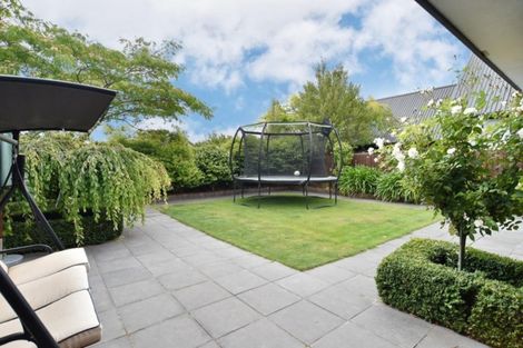 Photo of property in 11 Forest Park Place, Parklands, Christchurch, 8083