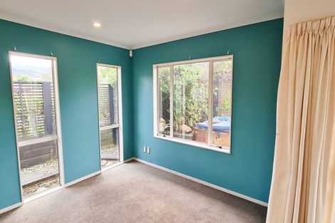 Photo of property in 9 James Nairn Grove, Riverstone Terraces, Upper Hutt, 5018