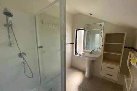 Photo of property in 2/48 Schnapper Rock Road, Schnapper Rock, Auckland, 0632