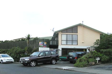 Photo of property in 26 Carluke Street, Paparangi, Wellington, 6037