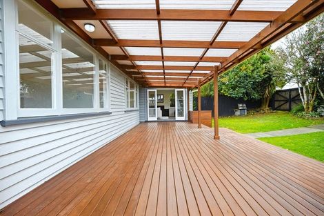 Photo of property in 102 Taikata Road, Te Atatu Peninsula, Auckland, 0610