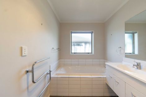 Photo of property in 27 Whitney Place, Rototuna North, Hamilton, 3210