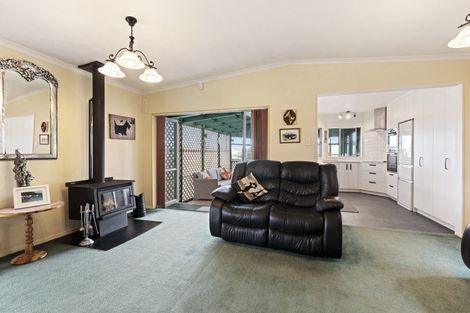 Photo of property in 43 Shortt Street, Foxton Beach, Foxton, 4815