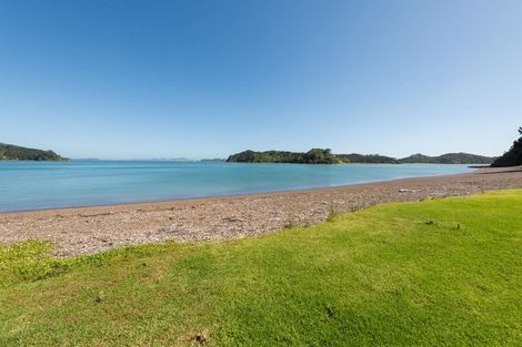 Photo of property in 250 Paroa Bay Road, Russell, 0272