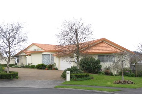 Photo of property in 17 Sandel Rise, Merrilands, New Plymouth, 4312
