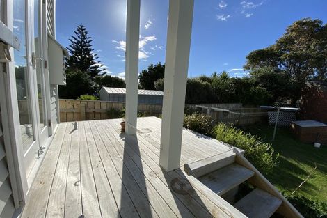 Photo of property in 7a Freyberg Street, Lyall Bay, Wellington, 6022