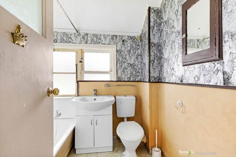 Photo of property in 1/87 Cambridge Terrace, Waterloo, Lower Hutt, 5011