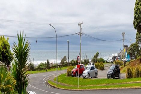 Photo of property in 4 Shearer Drive, Oakura, 4314