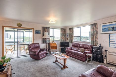 Photo of property in 5 Mahoe Street, Otaki Beach, Otaki, 5512