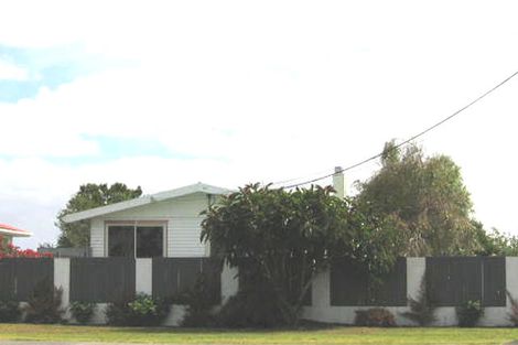 Photo of property in 1/328 East Coast Road, Sunnynook, Auckland, 0632