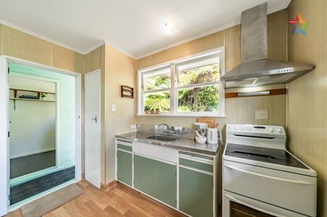 Photo of property in 75 Logie Street, Stokes Valley, Lower Hutt, 5019