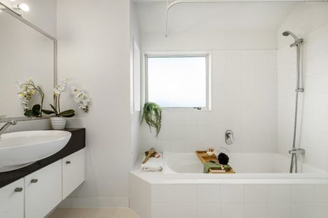 Photo of property in 1/137 Nile Road, Milford, Auckland, 0620