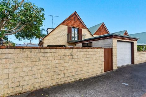 Photo of property in 1/52 Taharoto Road, Takapuna, Auckland, 0622