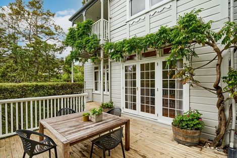 Photo of property in 122 Glenmore Street, Northland, Wellington, 6012