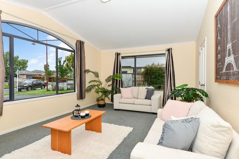 Photo of property in 61 Cairns Crescent, Rototuna, Hamilton, 3210