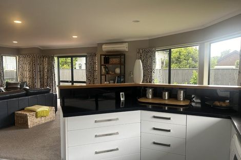 Photo of property in 6 Franklin Avenue, Hokowhitu, Palmerston North, 4410