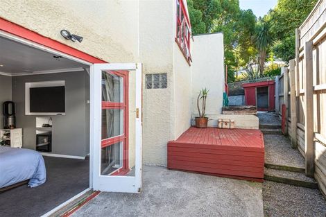 Photo of property in 24 Voelas Road, Lyttelton, 8082