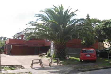Photo of property in 5 Acland Place, Botany Downs, Auckland, 2010